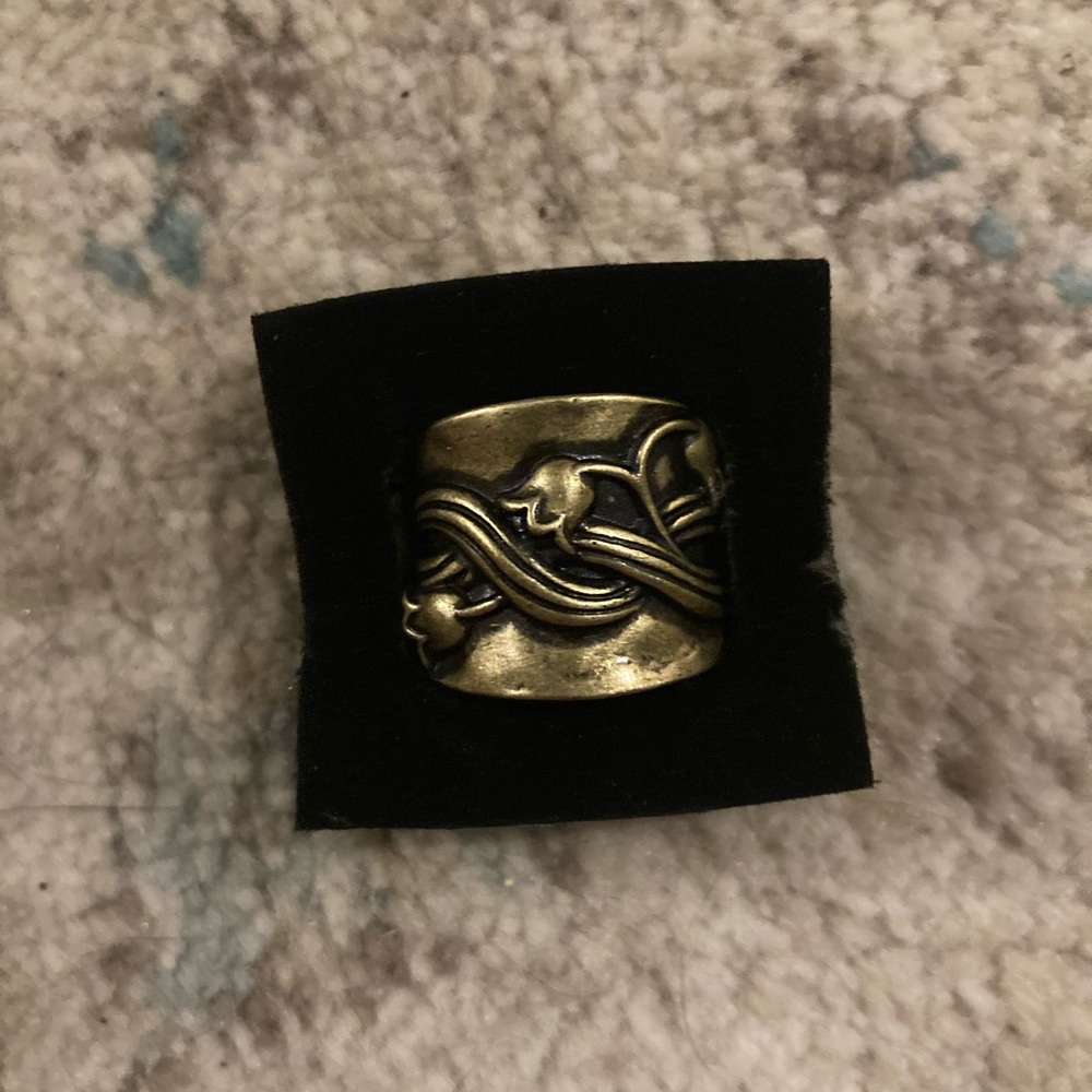 Follow The Tulips Brass Ring